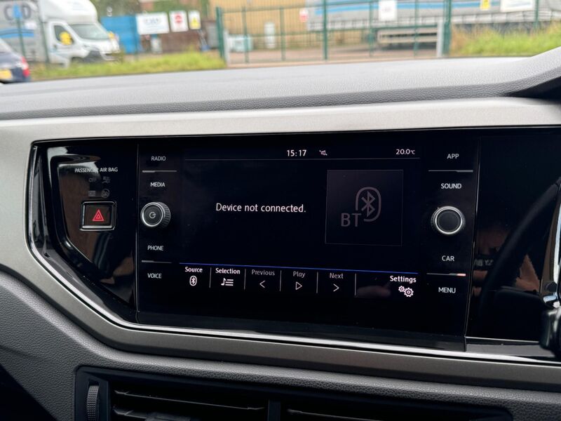 VOLKSWAGEN POLO