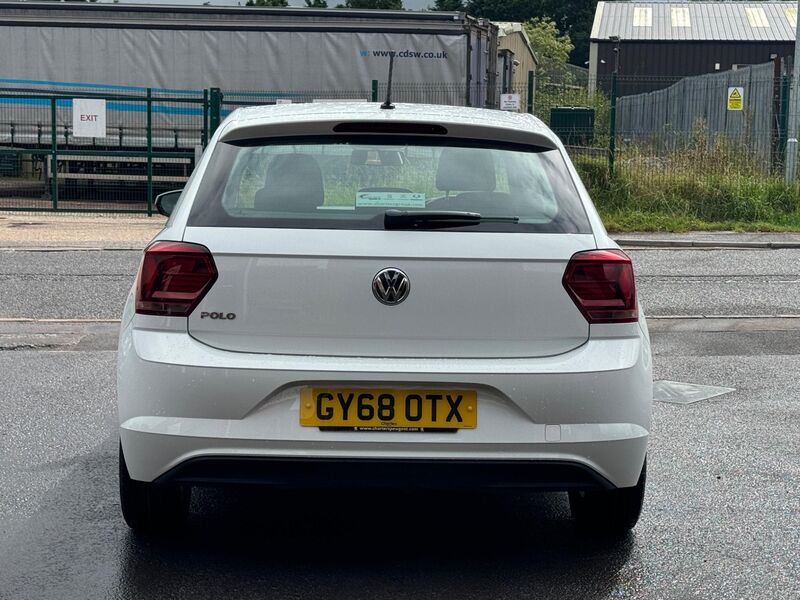VOLKSWAGEN POLO