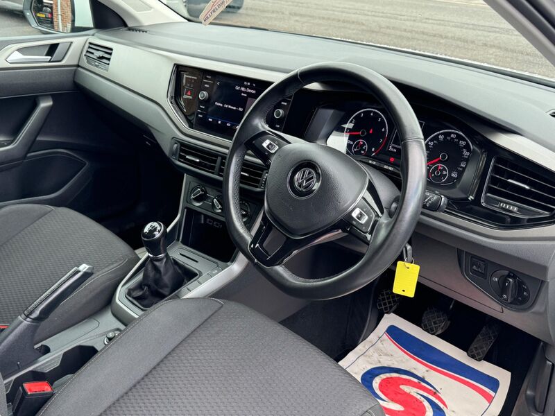 VOLKSWAGEN POLO