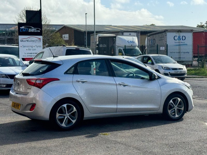 HYUNDAI I30