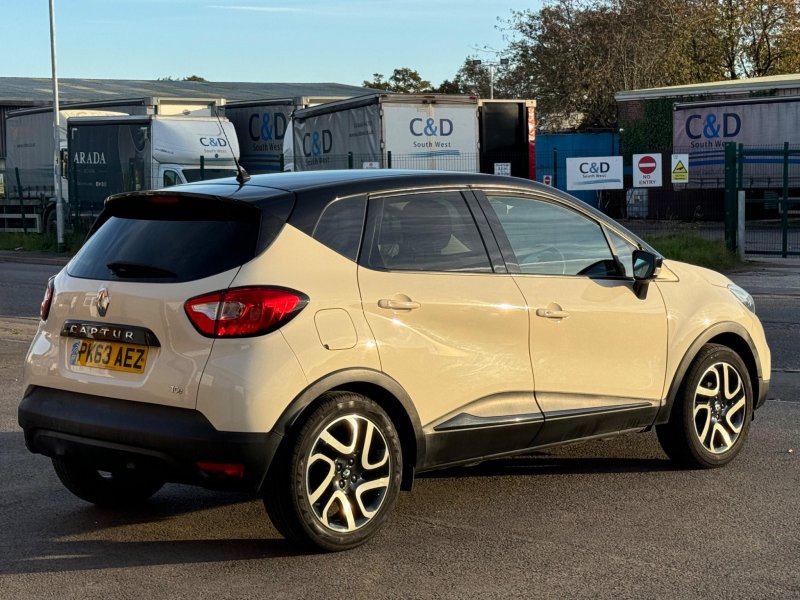 RENAULT CAPTUR
