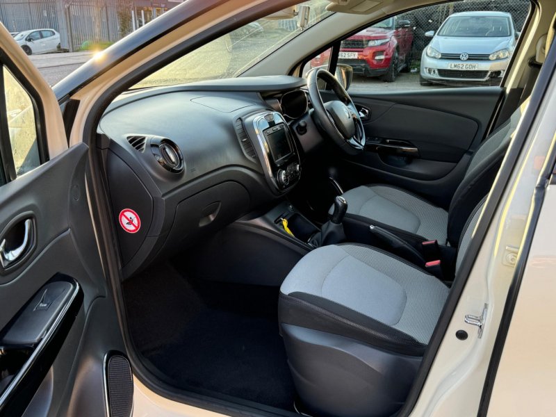 RENAULT CAPTUR