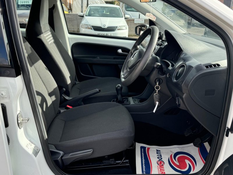 VOLKSWAGEN UP