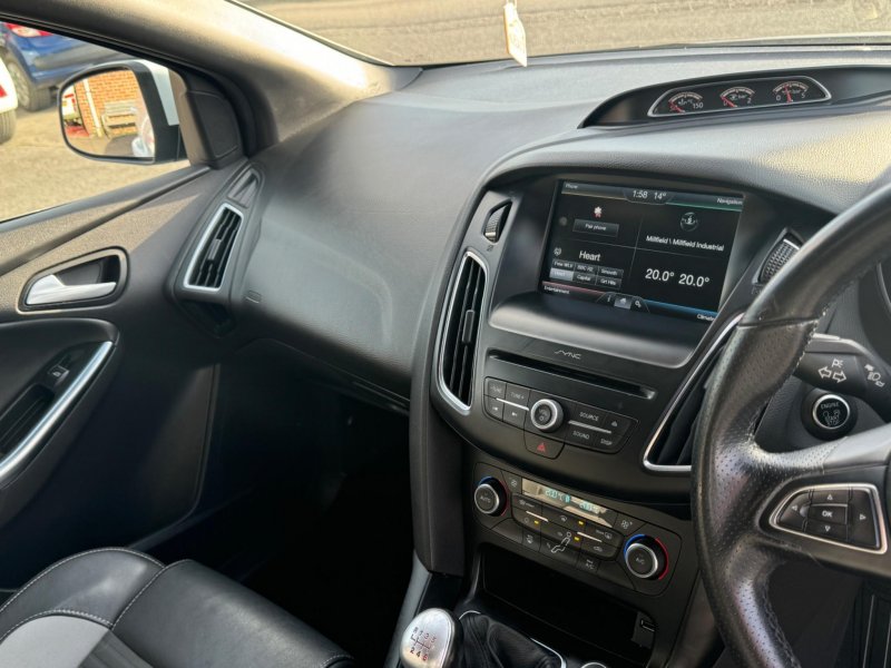 FORD FOCUS