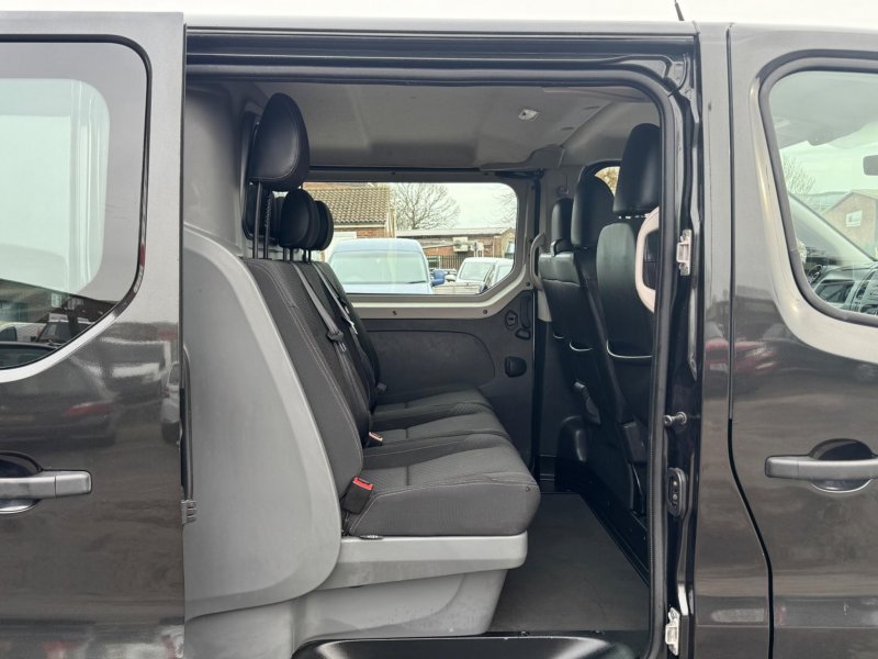 VAUXHALL VIVARO