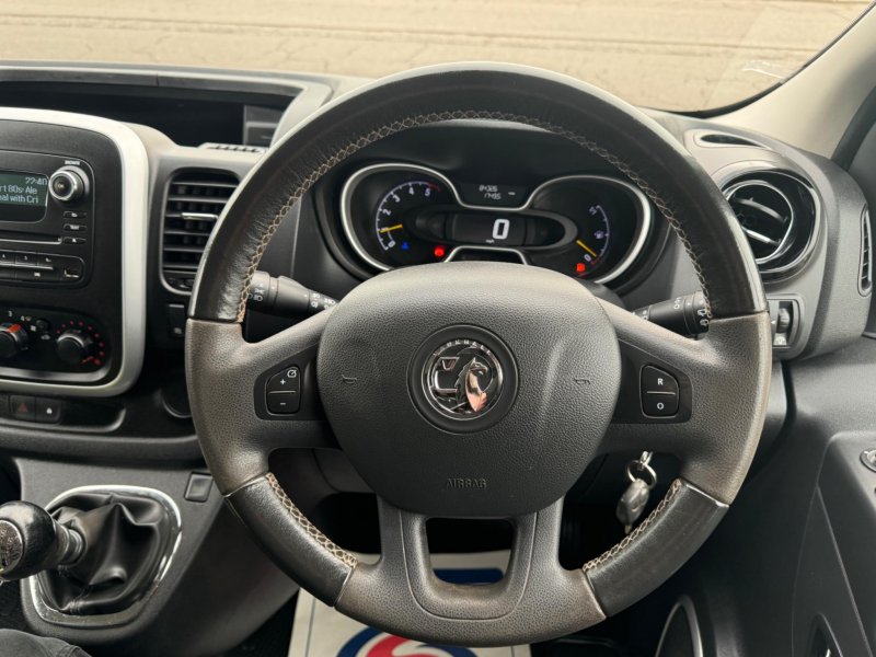 VAUXHALL VIVARO