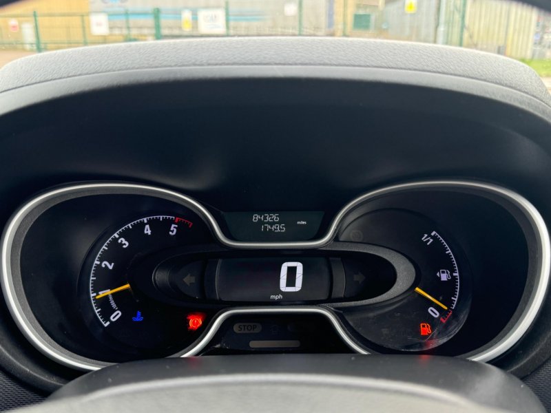 VAUXHALL VIVARO