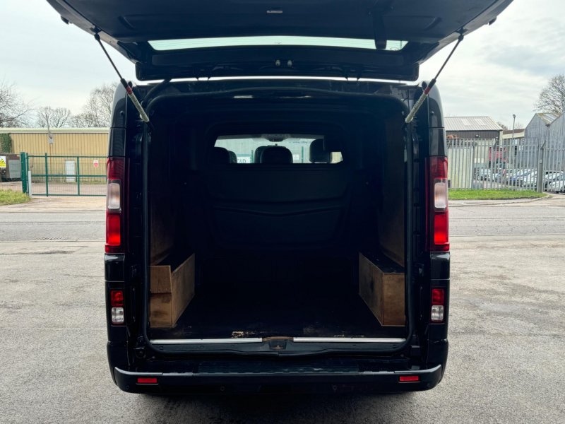 VAUXHALL VIVARO