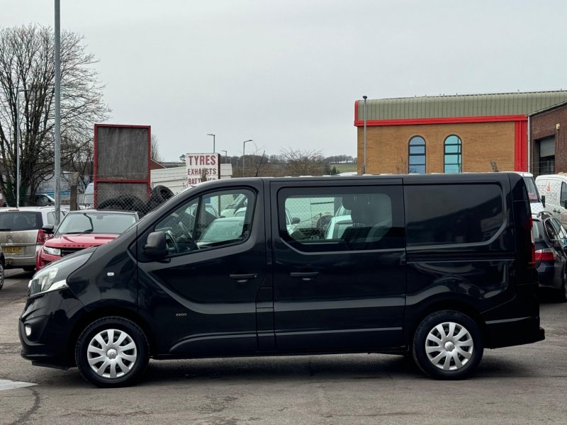 VAUXHALL VIVARO