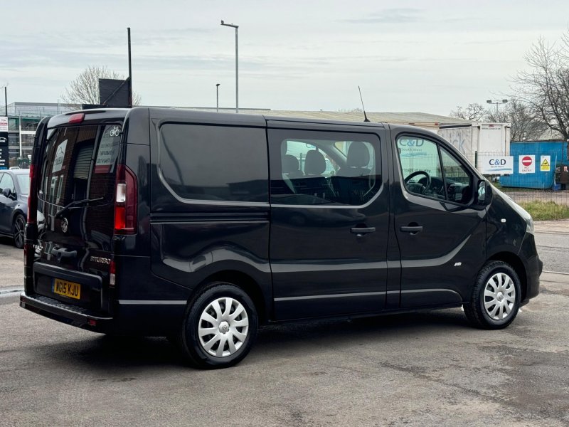VAUXHALL VIVARO