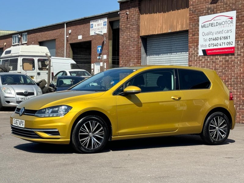 VOLKSWAGEN GOLF